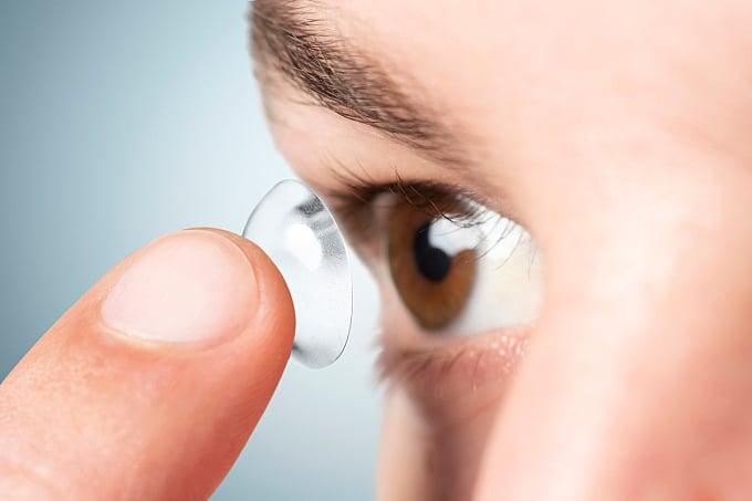 Blindness due to wearing contact lenses incorrectly