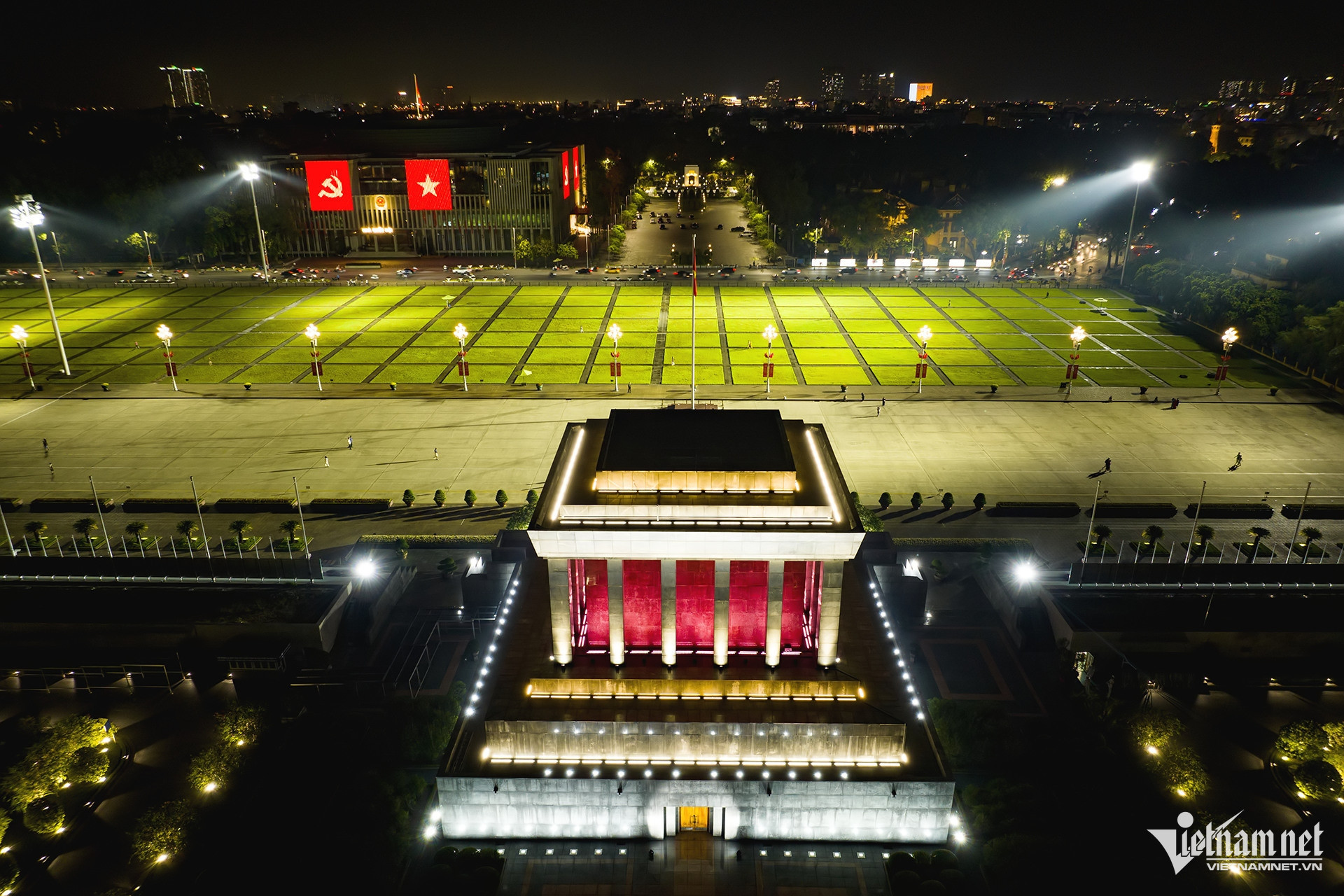 W-Uncle Ho's Mausoleum.jpg