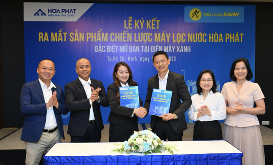 Dien May Xanh et Hoa Phat Household Appliances signent un accord de coopération stratégique