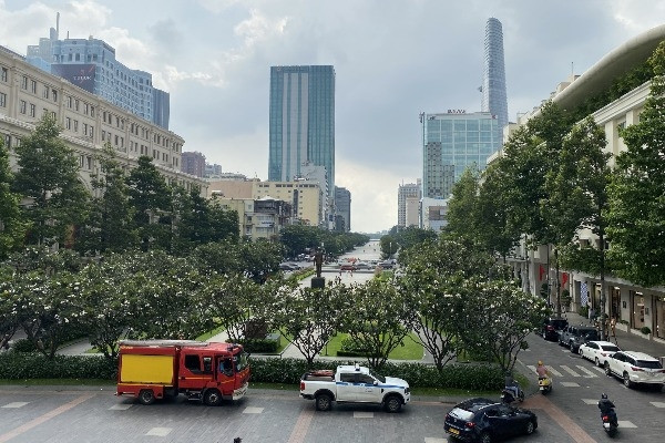 Proposal to park motorbikes on the road of 3 routes intersecting with Nguyen Hue walking street