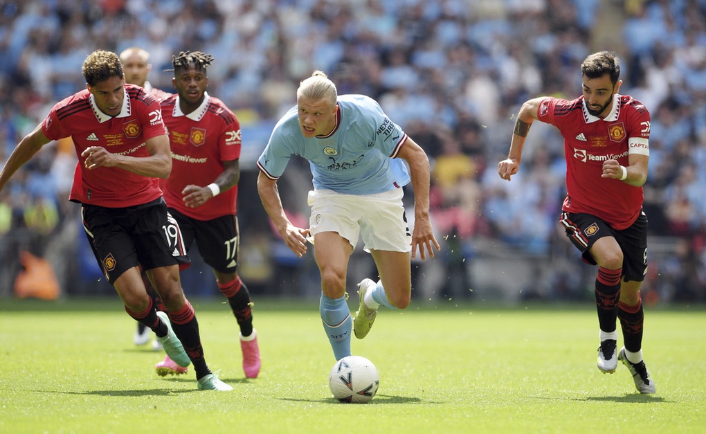 Man Utd gặp Man City, Barcelona đối đầu Real Madrid cuối tuần này - 1