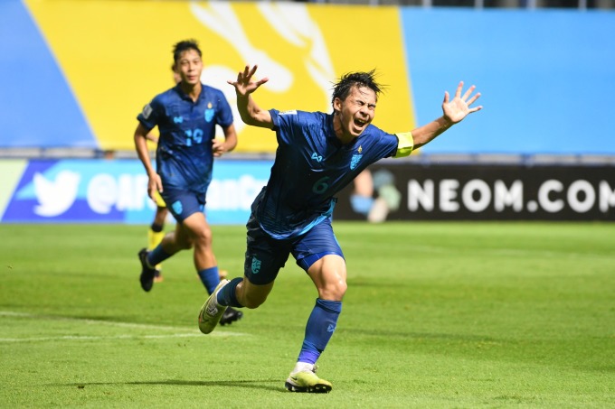 Pacharaphol Lekkun celebrates the opening goal for Thailand U17 against Malaysia U17. Photo: FAT