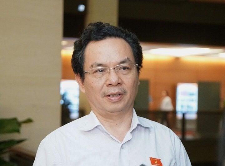 Delegierter der Nationalversammlung, Hoang Van Cuong.