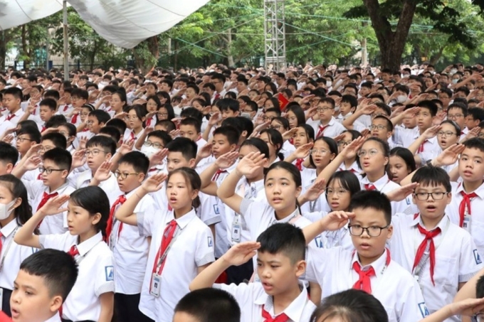 Schülerinnen und Schüler der Sekundarschule Hanoi – Amsterdam High School for the Gifted bei der Eröffnungsfeier 2023. Foto: Hanoi Edu