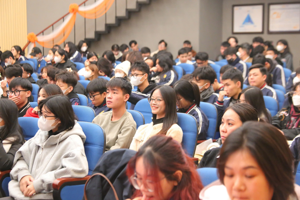 최종 학년 학생들은 자신들이 엄청난 압박감과 불안을 겪는다고 공유합니다.