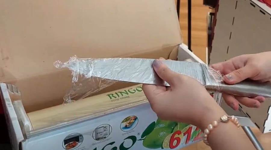 Cắt bánh chưng dùng lạt hay dao dễ và đẹp hơn, người trẻ chọn cách này - Ảnh 7.