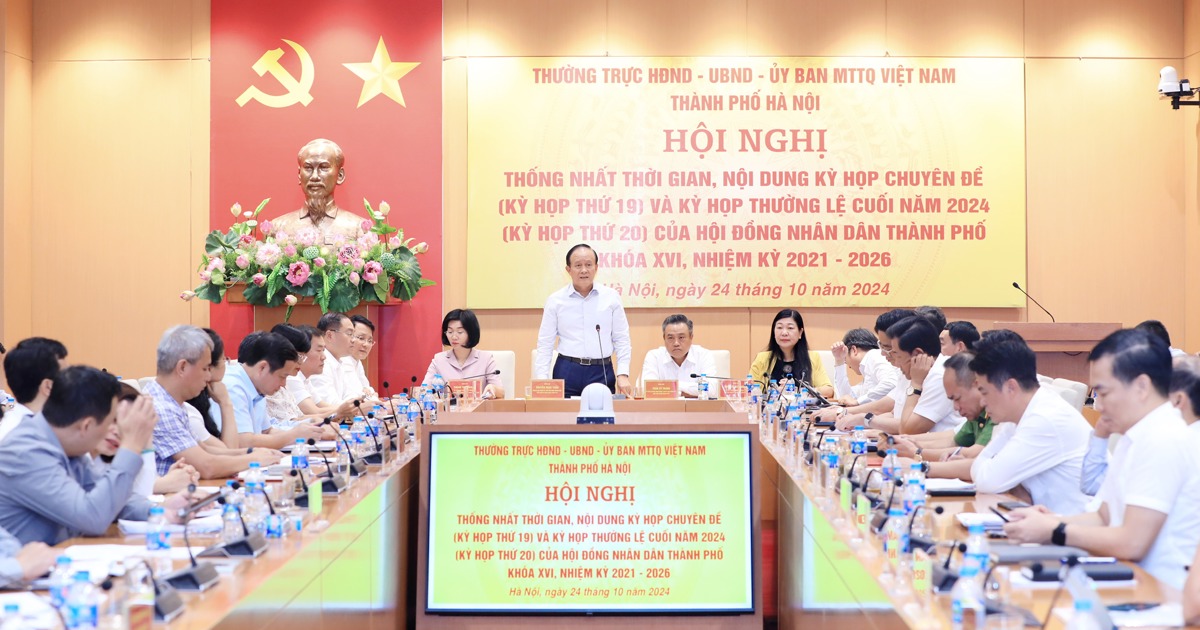 Unifying the content of the thematic session and year-end session of Hanoi People's Council