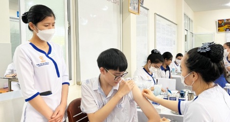 Hanoi launches measles vaccination campaign