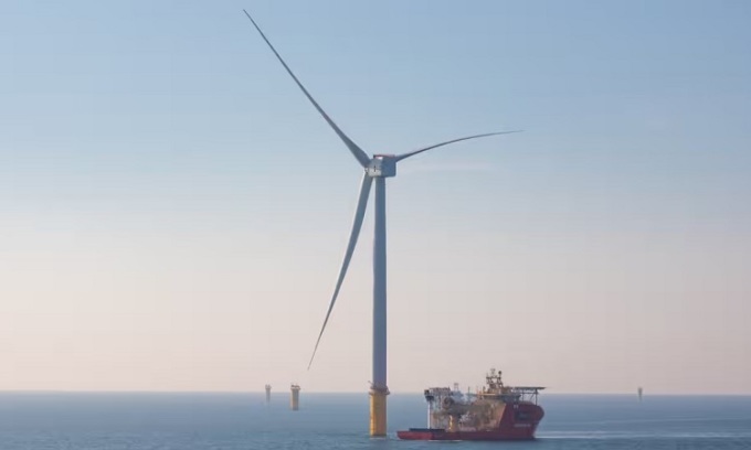 Eine Windkraftanlage auf dem Windpark Doggerbank in der Nordsee. Foto: Doggerbank