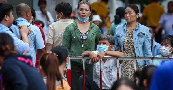 ค่าเล่าเรียนเพิ่ม นักเรียนหวังโรงเรียนเพิ่มทุนการศึกษา