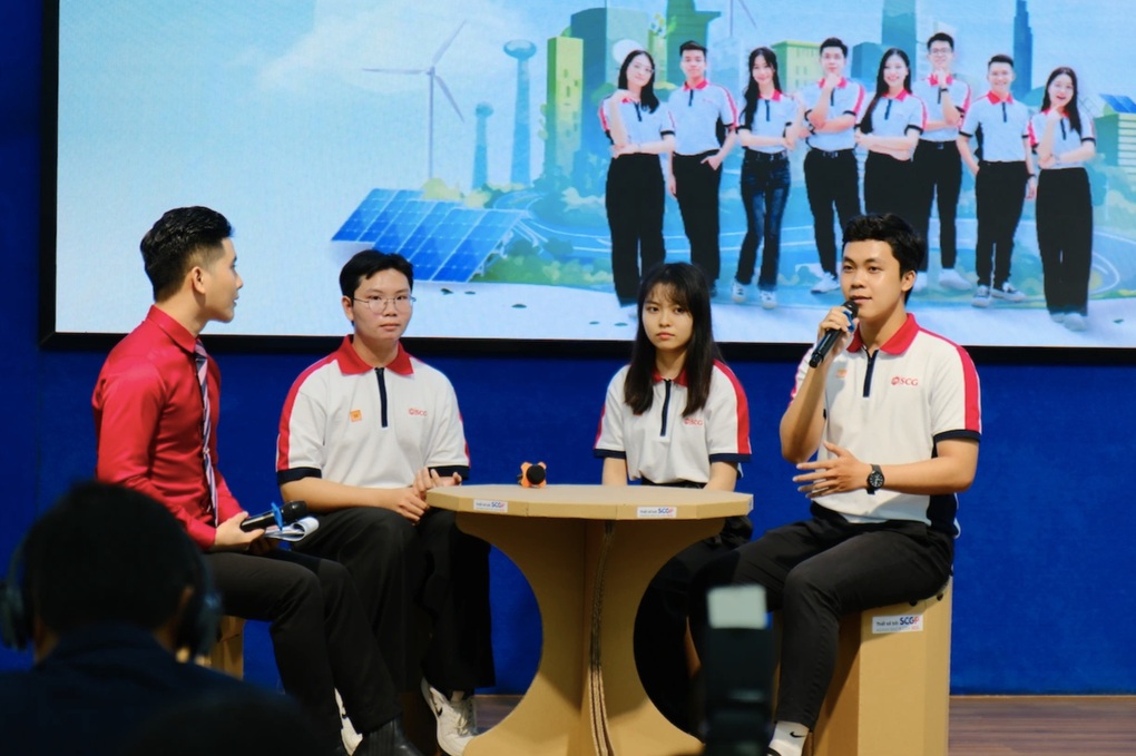 Nam sinh đạt điểm học tập 9.19/10, đưa rác đến đấu trường ASEAN - 1