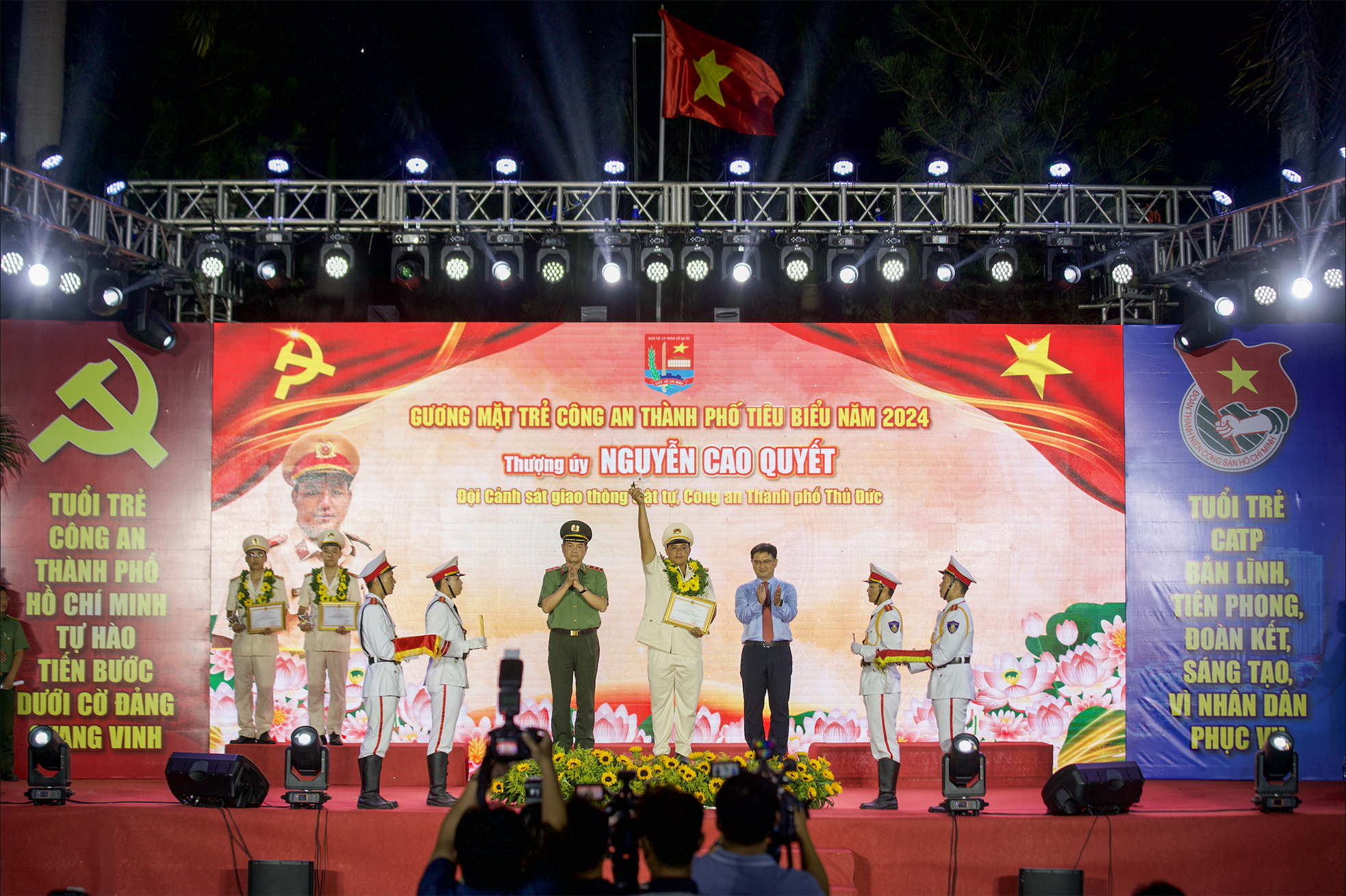 La Policía de la ciudad de Ho Chi Minh continúa la tradición y honra los rostros jóvenes típicos de la Policía de la ciudad de Ho Chi Minh, foto 4