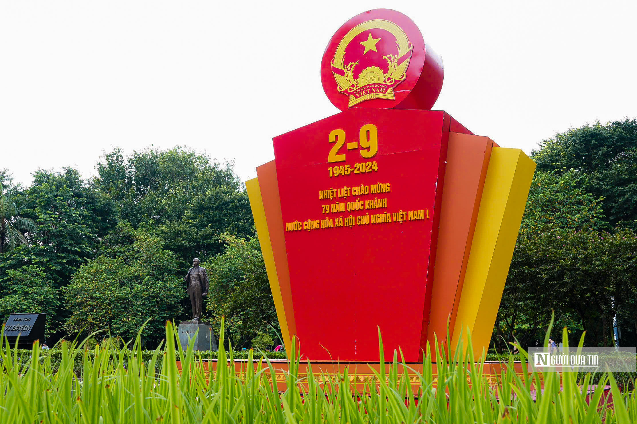 Hanoi is brilliant with flags and flowers to celebrate the August Revolution and National Day September 2nd.