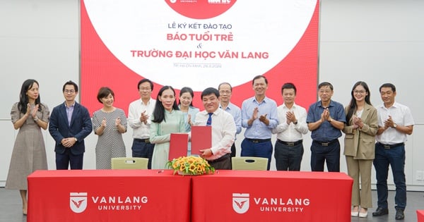 Sinh viên Trường Đại học Văn Lang được học thẩm định tin tức, kỹ năng nhiếp ảnh tại báo Tuổi Trẻ