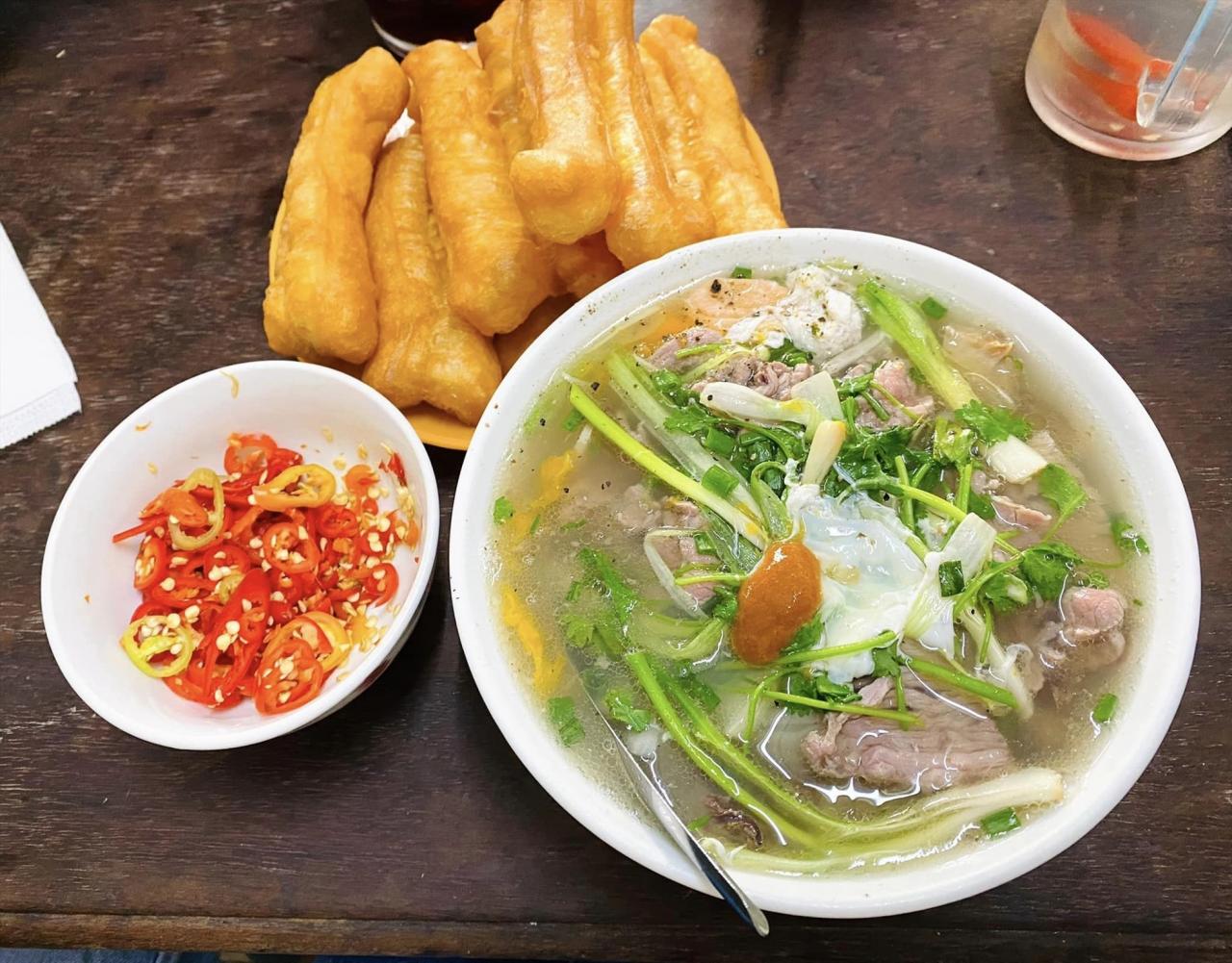 Pho is a typical dish of Hanoi cuisine. Photo: Pho Bat Dan