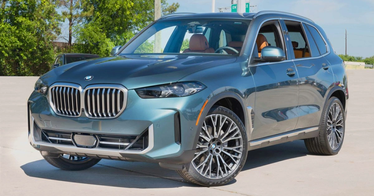 BMW X5 et X7 rappelés en raison d'un risque de détachement du tableau de bord