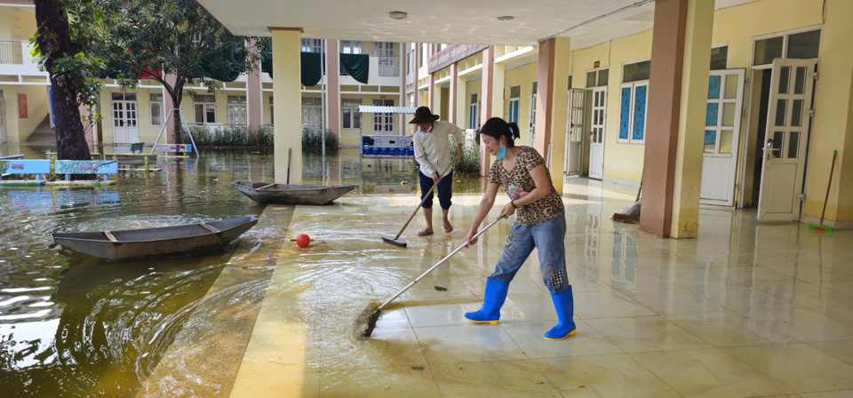 โรงเรียนบางแห่งยังถูกน้ำท่วม นักเรียนไม่สามารถไปโรงเรียนได้