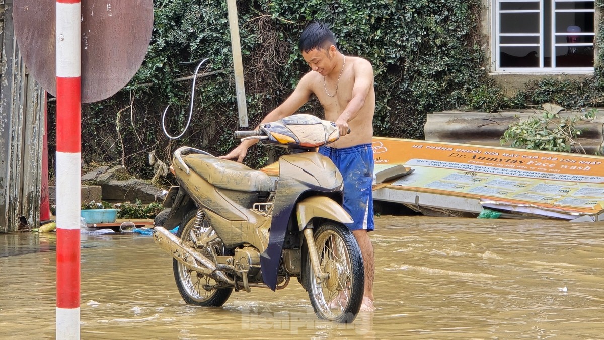 Obrázek Tuyen Quang po povodni, foto 17