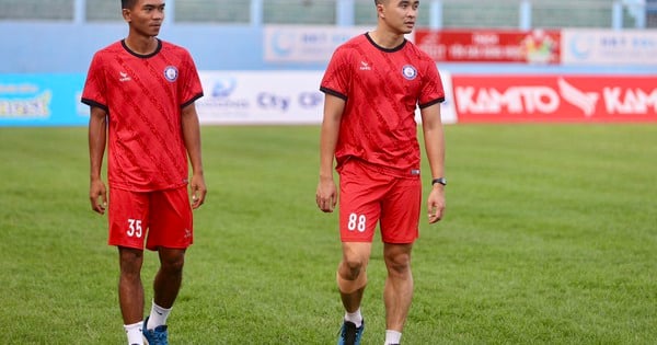 Spieler des Khanh Hoa Clubs streiken und warten auf Gehaltsauszahlung