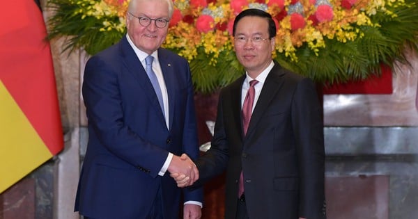 Vietnam always attaches importance to and prioritizes developing relations with Germany.