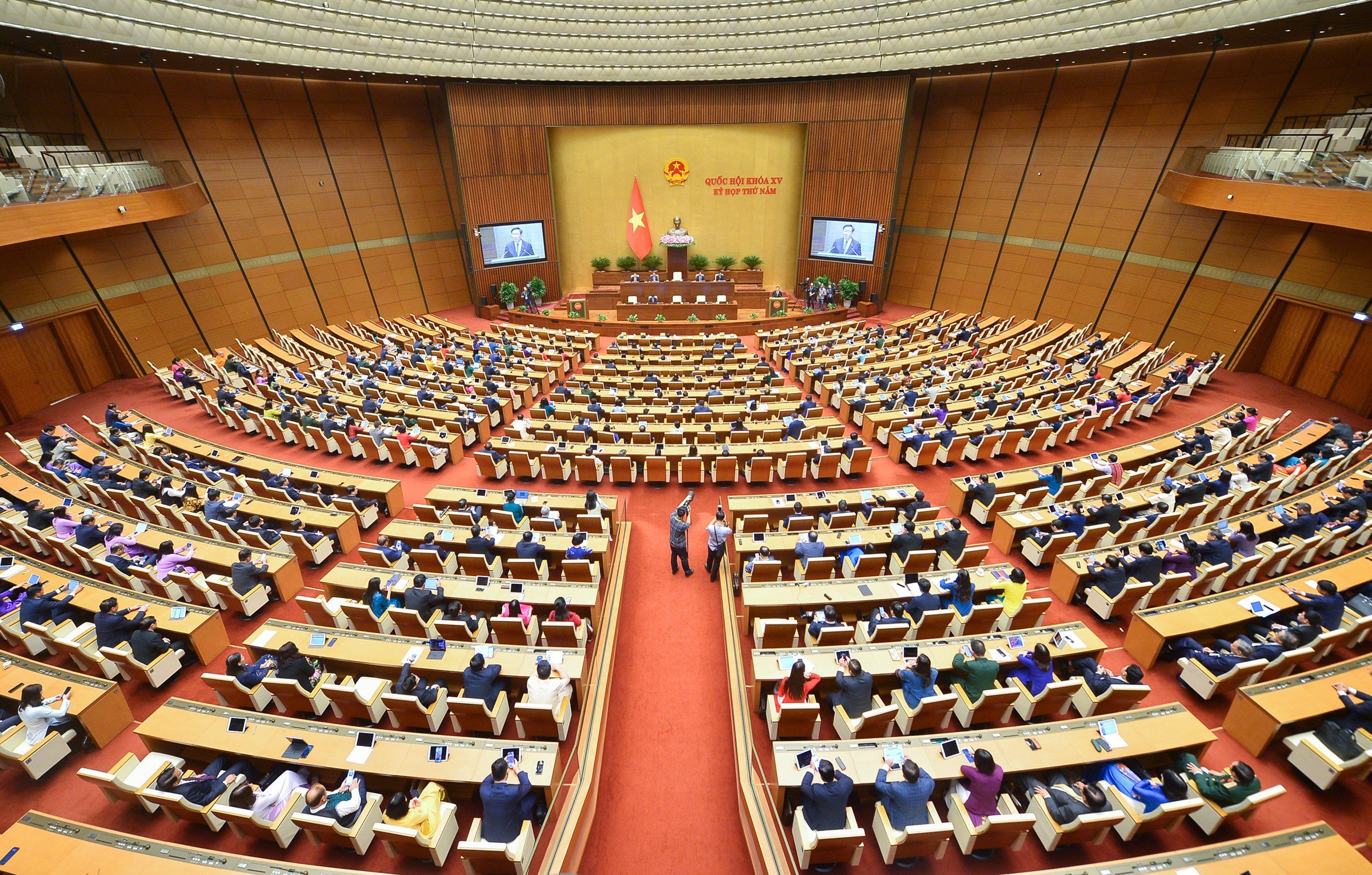 ถ่ายทอดสดการประชุมสมัยที่ 7 สมัชชาแห่งชาติ ครั้งที่ 15 (25 พ.ค.) สมัชชาแห่งชาติหารือการดำเนินการตามแผนฟื้นฟูและพัฒนาเศรษฐกิจและสังคม