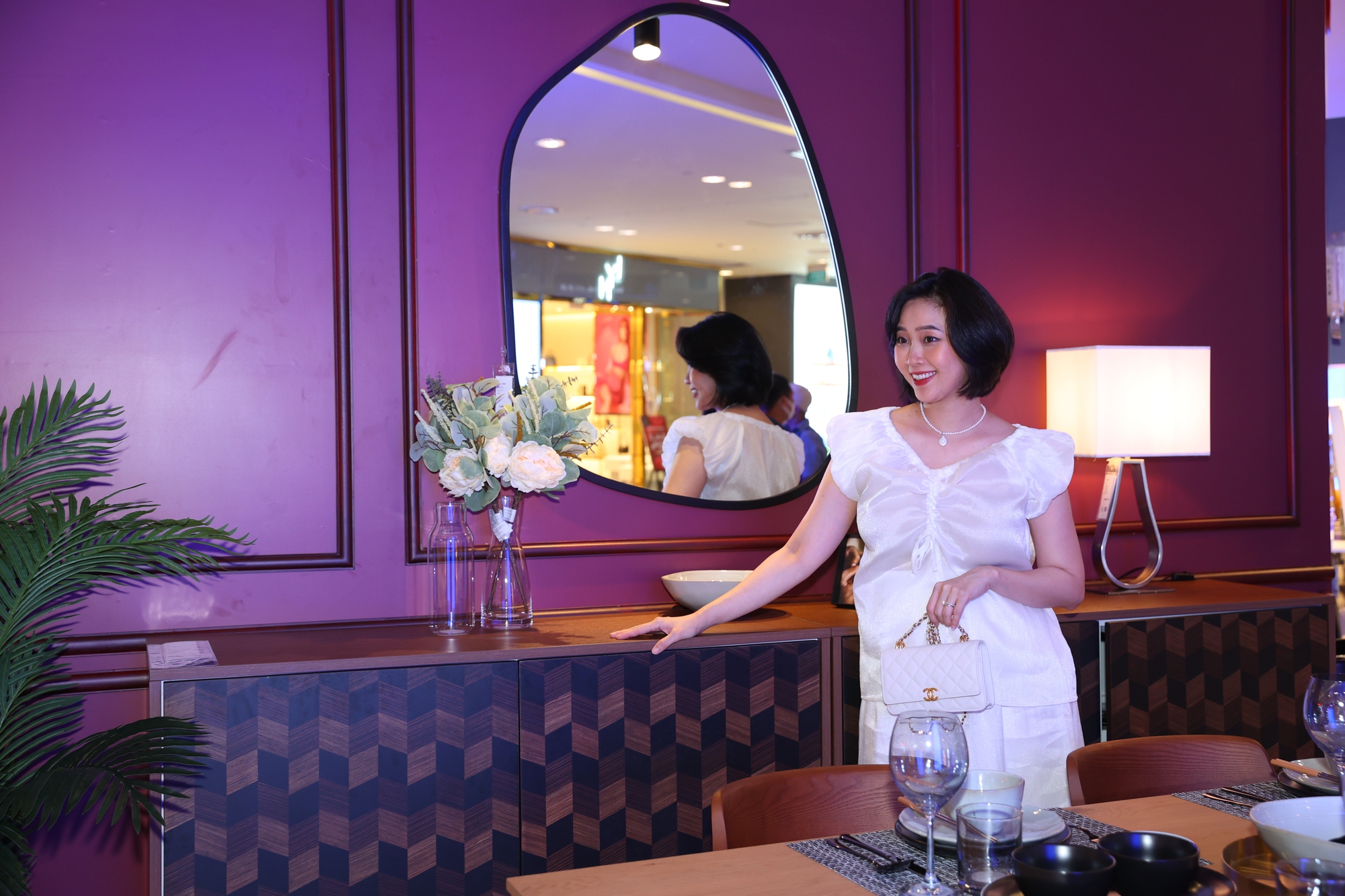 MC Liêu Hà Trinh bất ổn sau sinh - Ảnh 1.