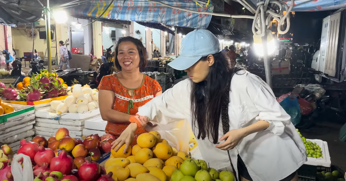 韓国人観光客はベトナムのこの特産果物を買うためだけに午前4時に卸売市場に行きます。