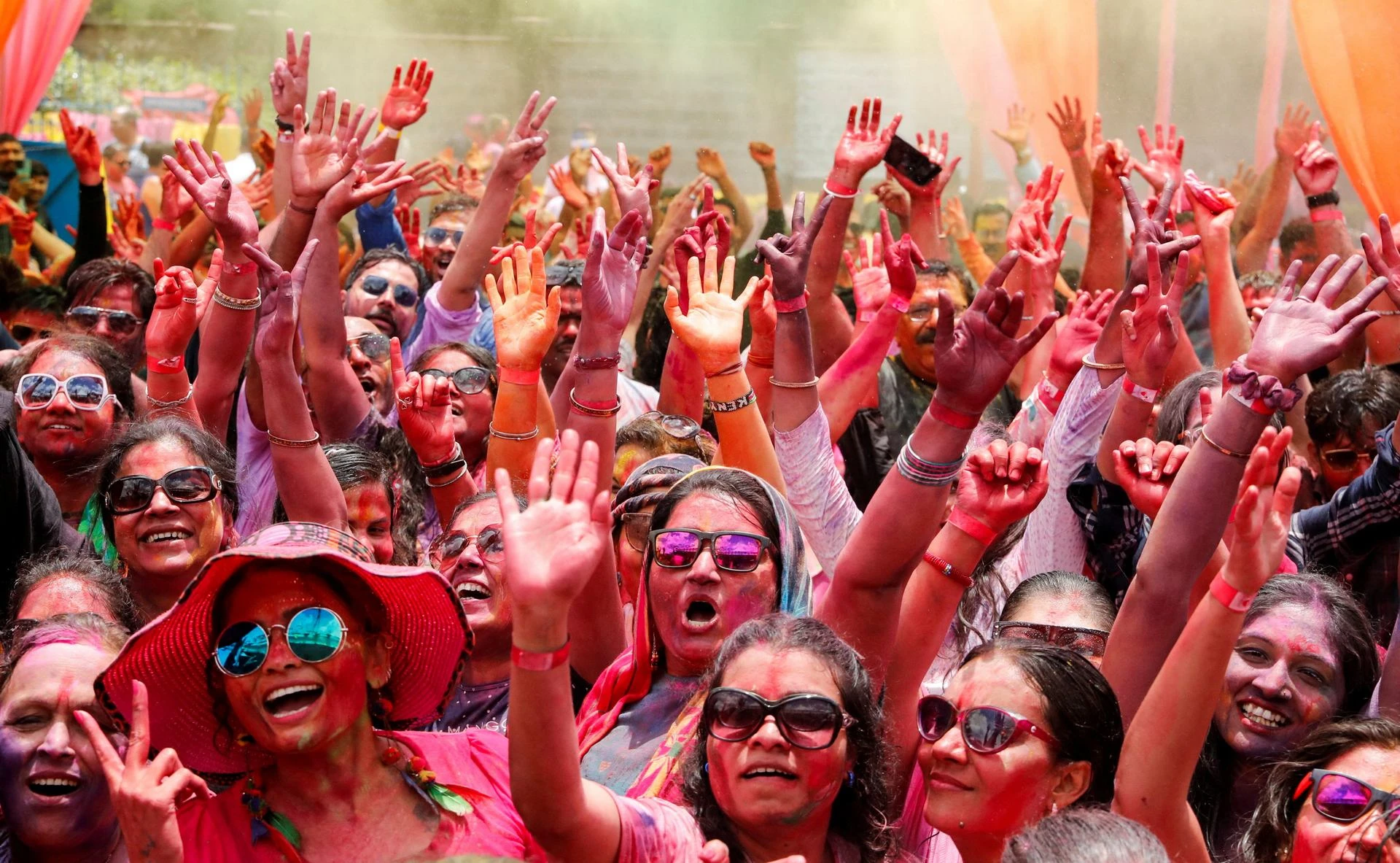 [Foto] Farbenfrohes Hindu-Fest Holi, Foto 2