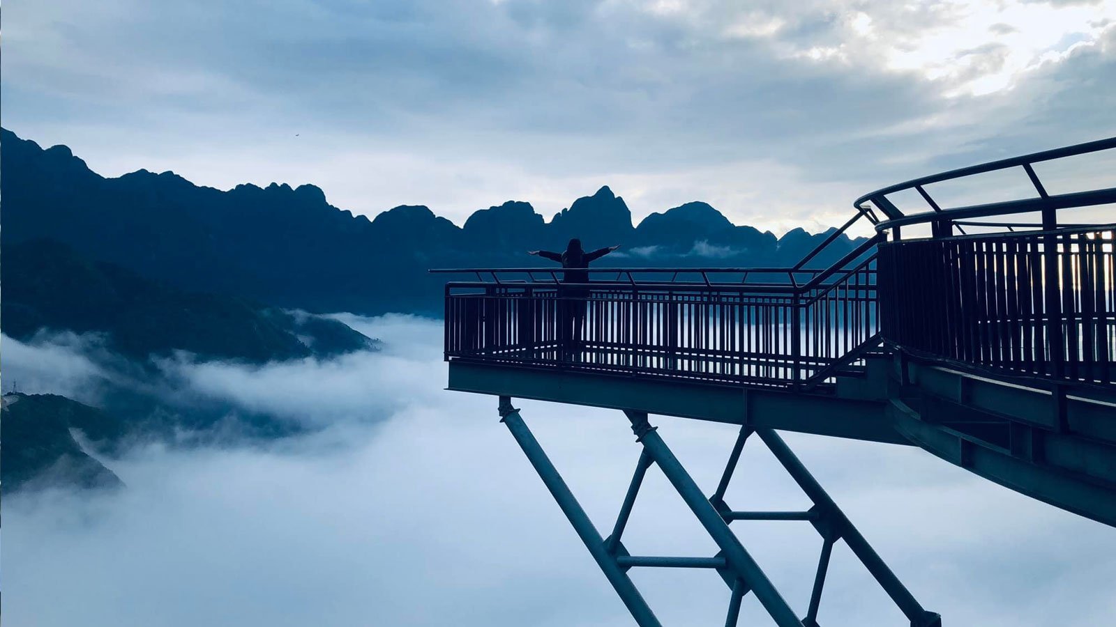 Panoramic view of O Quy Ho, Northwest, from the highest glass bridge in Vietnam