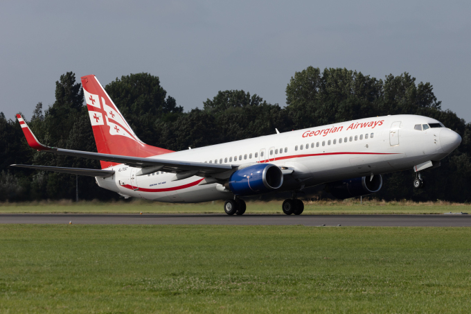 ジョージア航空のボーイング737が2021年9月、オランダのスキポール空港から離陸する。写真：ロイター