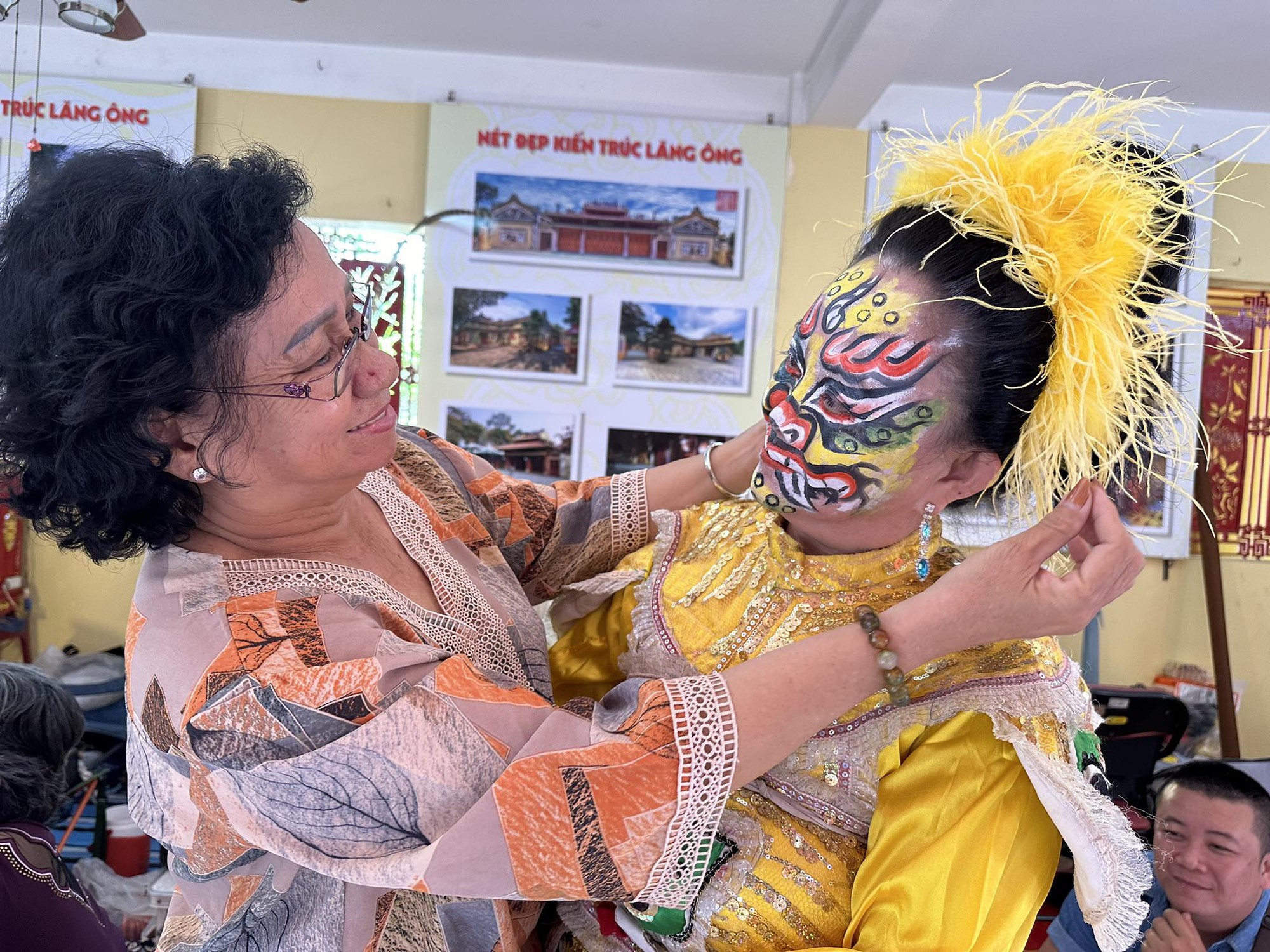 NSƯT Ngọc Khanh dàn dựng vở hát bội công diễn tại Lăng Tả quân Lê Văn Duyệt- Ảnh 1.