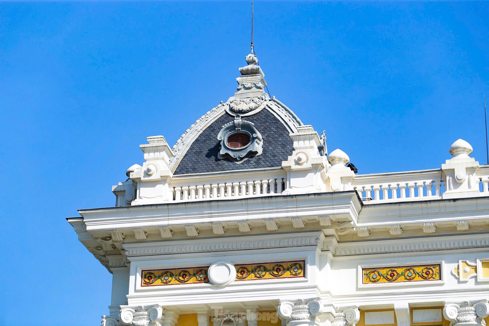 Hermosa arquitectura francesa de la Ópera de Hanoi con más de 100 años de antigüedad. Foto 5