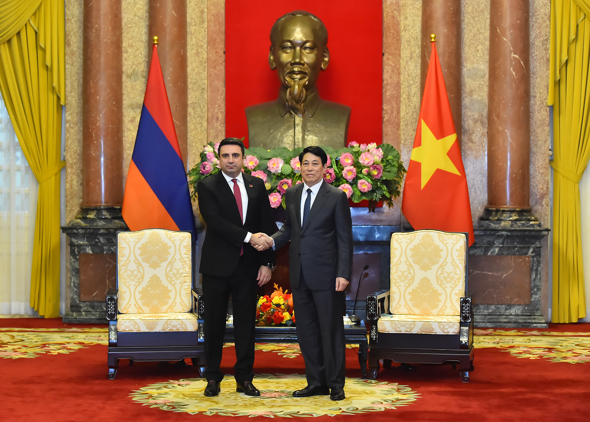 Le président Luong Cuong a reçu le président de l'Assemblée nationale de la République d'Arménie, Alen Simonyan.