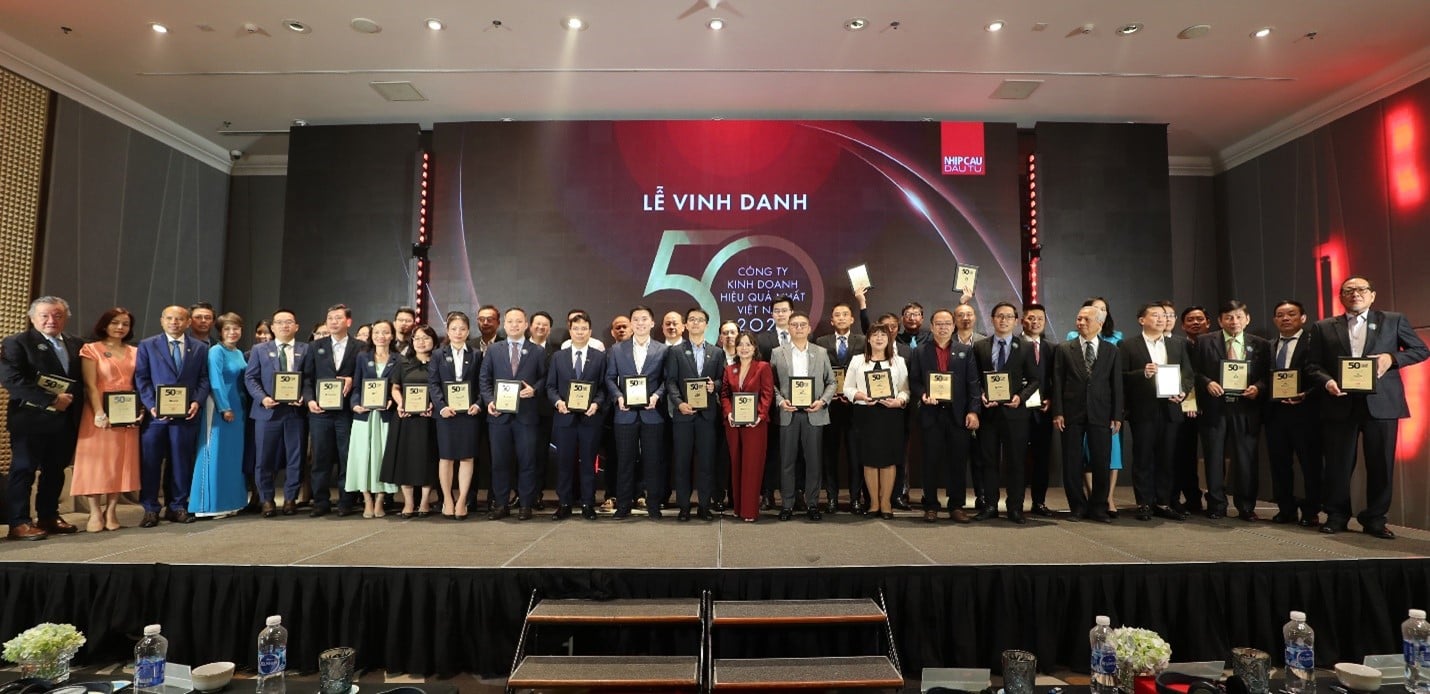 LPBank lọt top đầu 50 Doanh nghiệp kinh doanh hiệu quả và nhà tuyển dụng được yêu thích 2024