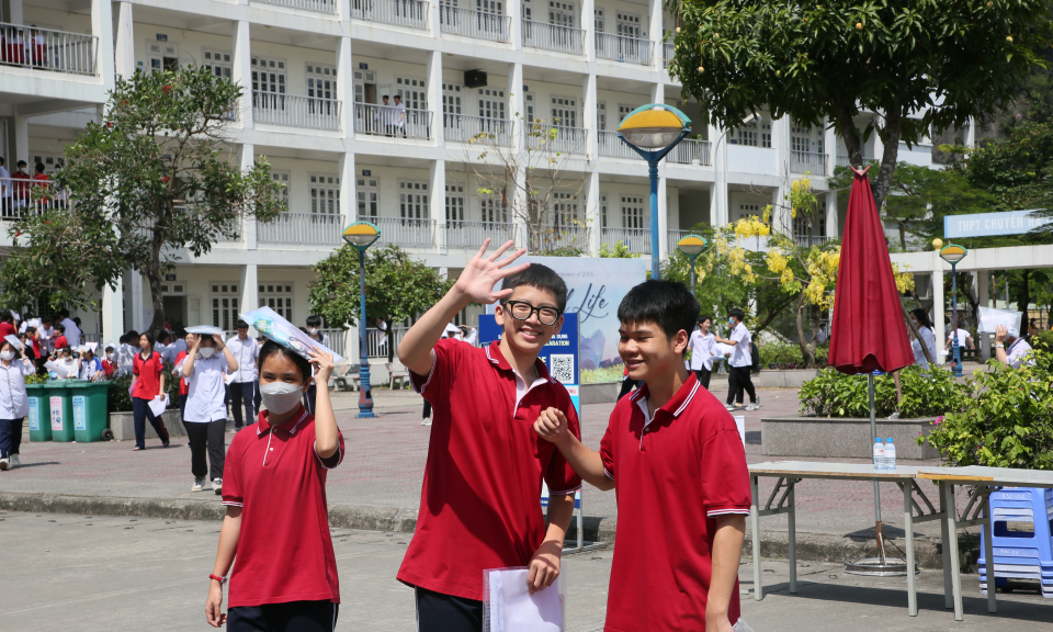 Sĩ tử Quảng Ninh hoàn thành môn Toán, kết thúc Kỳ thi tuyển sinh lớp 10 hệ không chuyên