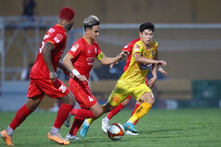 Hanoi Police Club meets Thanh Hoa in the 2023 National Super Cup.