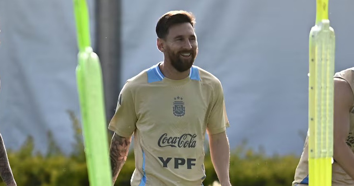 HLV đội tuyển Argentina bất ngờ lên tiếng về tình trạng của Messi