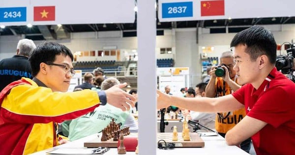 Lê Quang Liêm đánh bại 'vua cờ' Trung Quốc, Việt Nam lên hạng nhì Olympiad