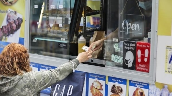 La economía estadounidense es lo suficientemente fuerte como para evitar una recesión y el mercado laboral es estable.