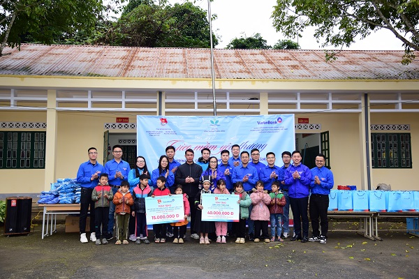 Đoàn Thanh niên VietinBank “lăn bánh” hành trình lan tỏa yêu thương