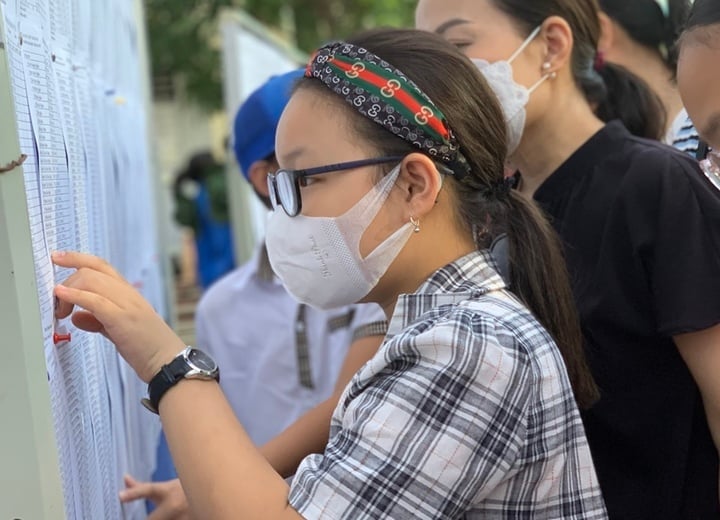 Candidats à l'examen d'entrée en 6e année à l'École secondaire de langues étrangères (Université des langues étrangères) en 2024. (Photo d'illustration)