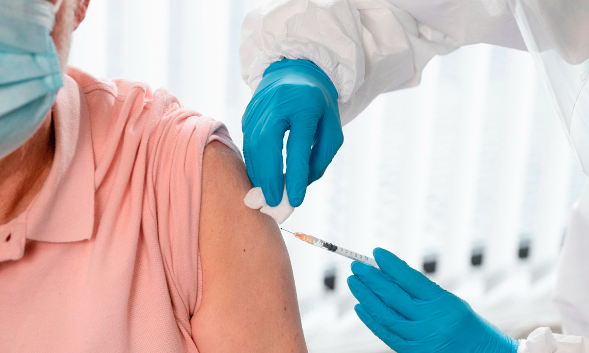 4 types of vaccines that people over 50 years old should get