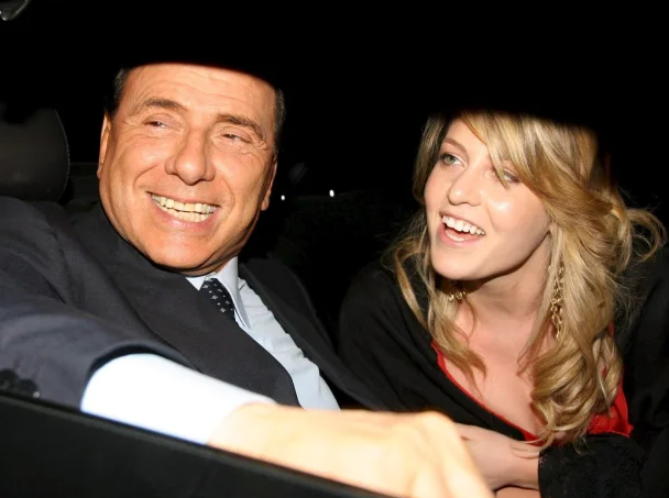 Monde - L'ancien Premier ministre italien Silvio Berlusconi est décédé à l'âge de 86 ans (Photo 3).