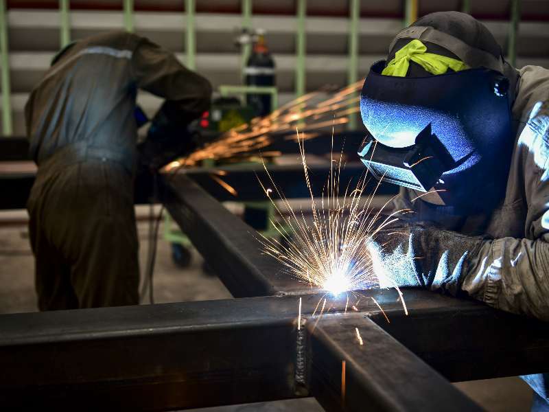 La mayoría de los futuros de acero en la Bolsa de Futuros de Shanghai cotizaban al alza.