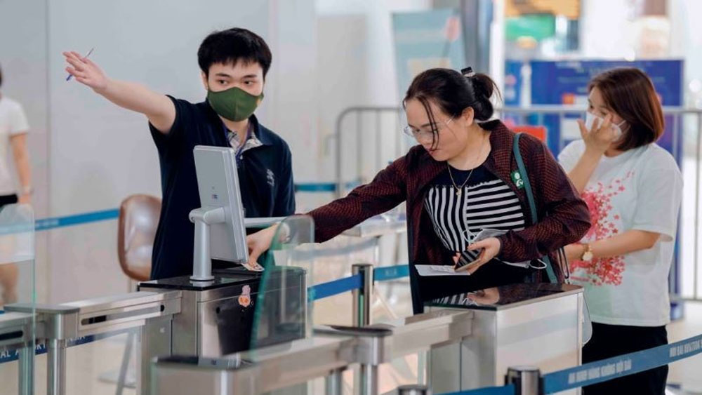 Piloting biometric authentication for passengers at Phu Bai airport |=> Published in Bac Giang newspaper