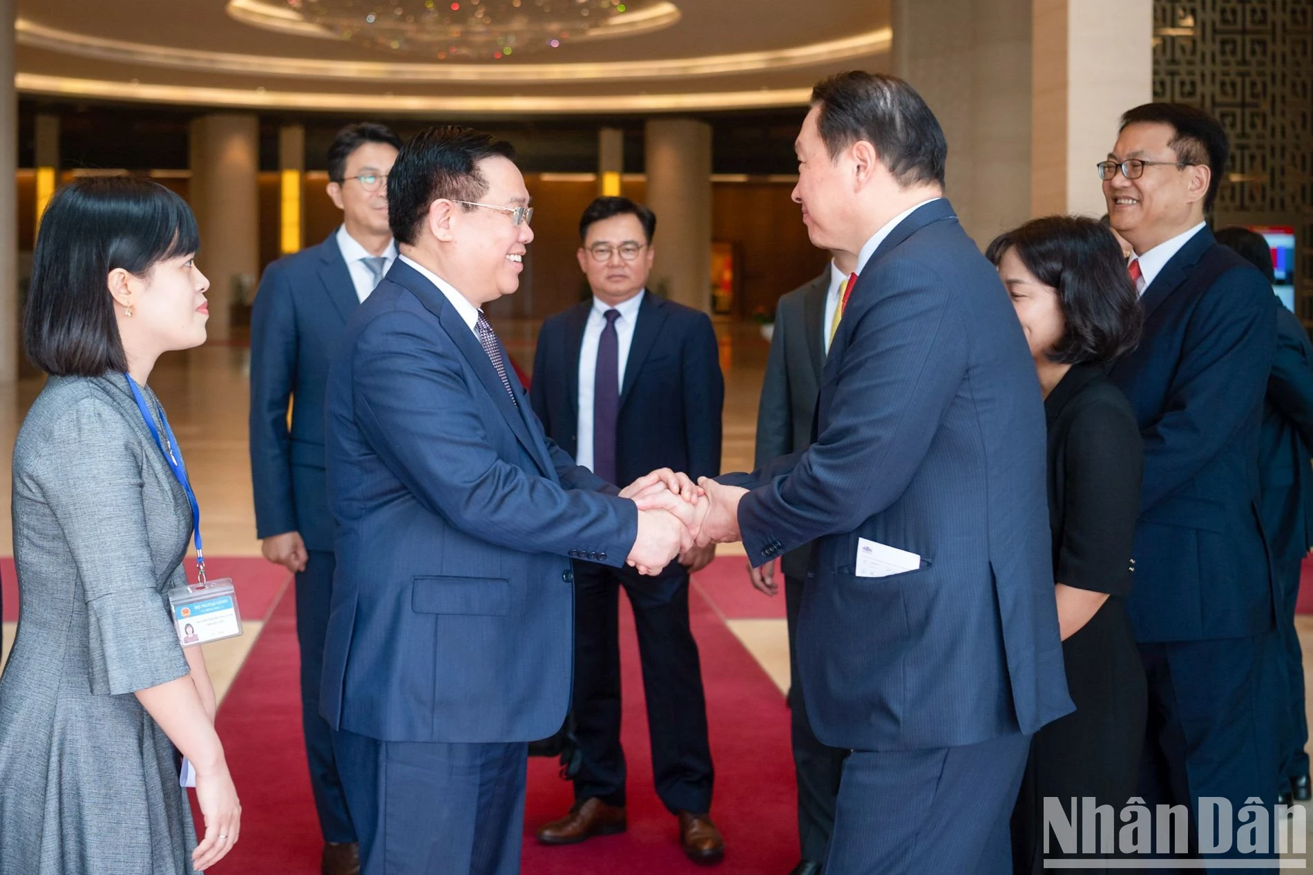 [Ảnh] Chủ tịch Quốc hội Vương Đình Huệ tiếp Chủ tịch Tập đoàn SK Hàn Quốc ảnh 9
