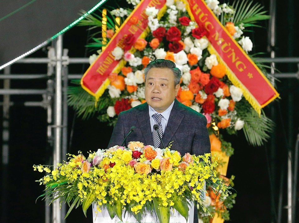 Le président du Comité populaire de Hanoi, Tran Sy Thanh, a pris la parole lors de la cérémonie. Photo de Viet Thanh.