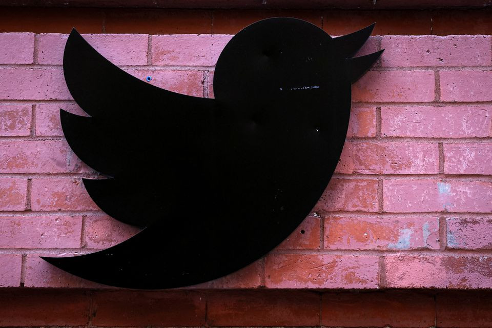 Twitter considers defaulting on Google