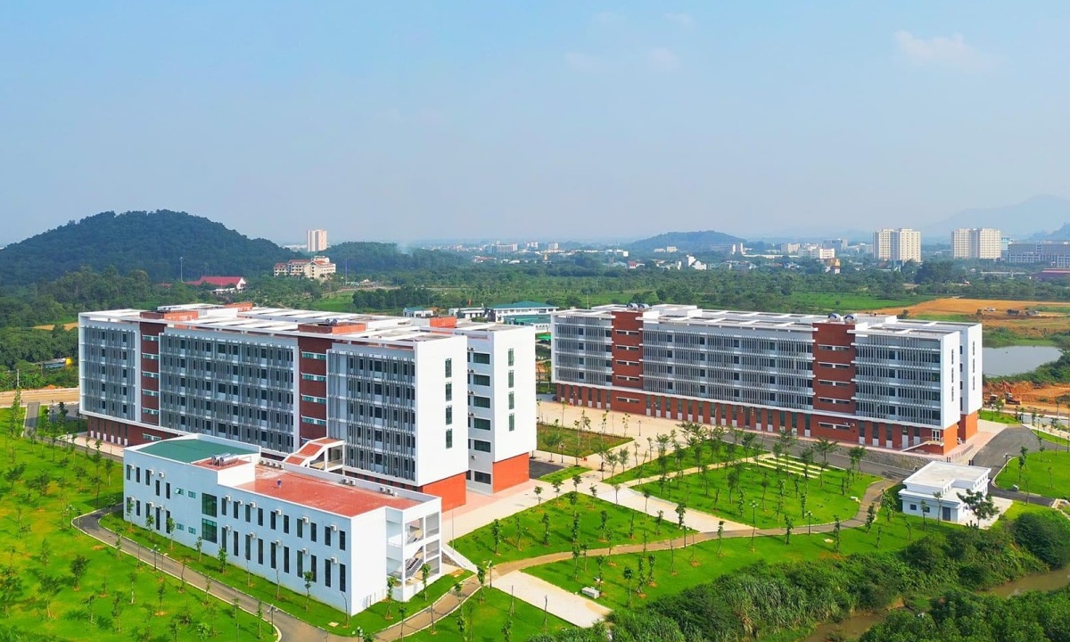 하노이 국립대학교, 호아락에 6,000명의 학생 파견