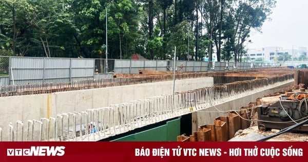 Die Unterführung Tran Quoc Hoan, die das Terminal T3 des Flughafens Tan Son Nhat verbindet, wird während des Tet-Festes gebaut.